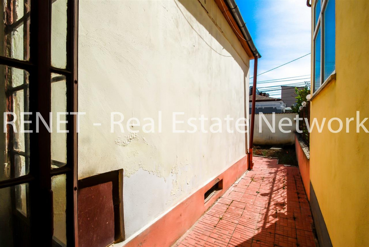 Casa 2 camere STEFAN CEL MARE - TUNARI singur curte OCAZIE!