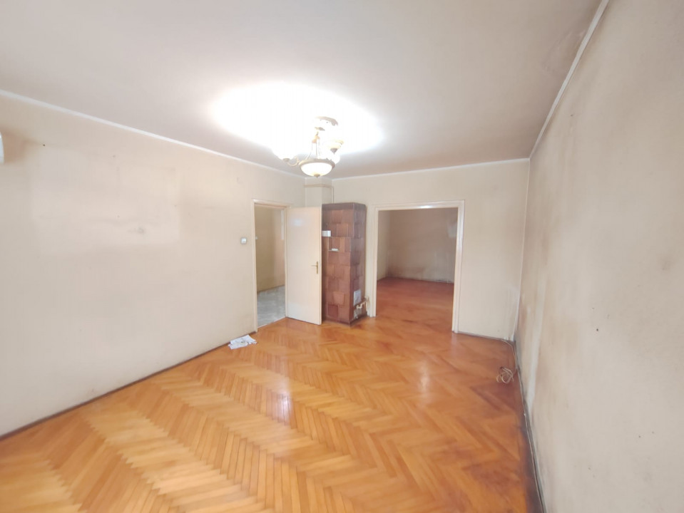 Sos.Giurgiului, Apartament 2 camere curte si boxa in proprietate