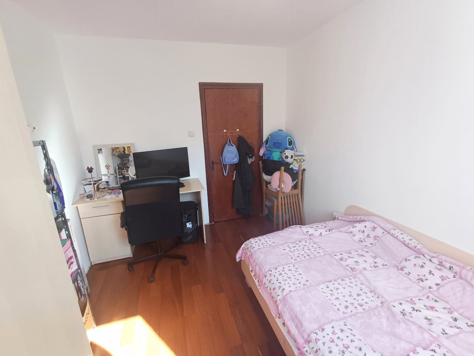 De Vanzare Apartament 3 Camere  Titan Ozana 