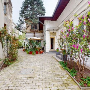 Casă cu șarm istoric lângă Cișmigiu – 6 camere, atrium natural, cramă