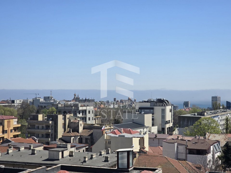 Centru - Apartament de 4 camere cu vedere Panoramica la Marea Neagra.
