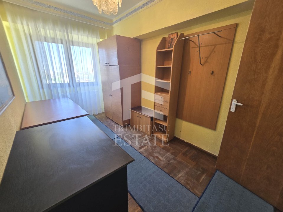 Centru - Apartament de 4 camere cu vedere Panoramica la Marea Neagra.