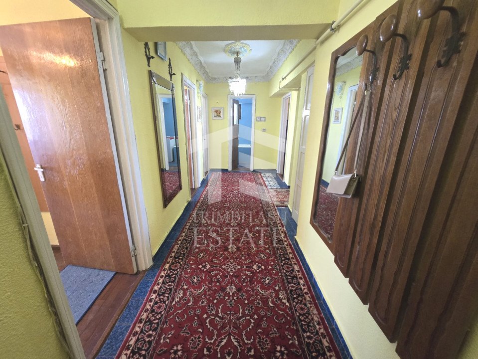 Centru - Apartament de 4 camere cu vedere Panoramica la Marea Neagra.