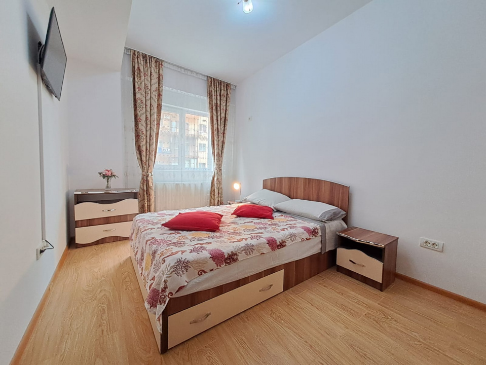 Garsoniera dubla 40 mp + balcon Auchan Militari