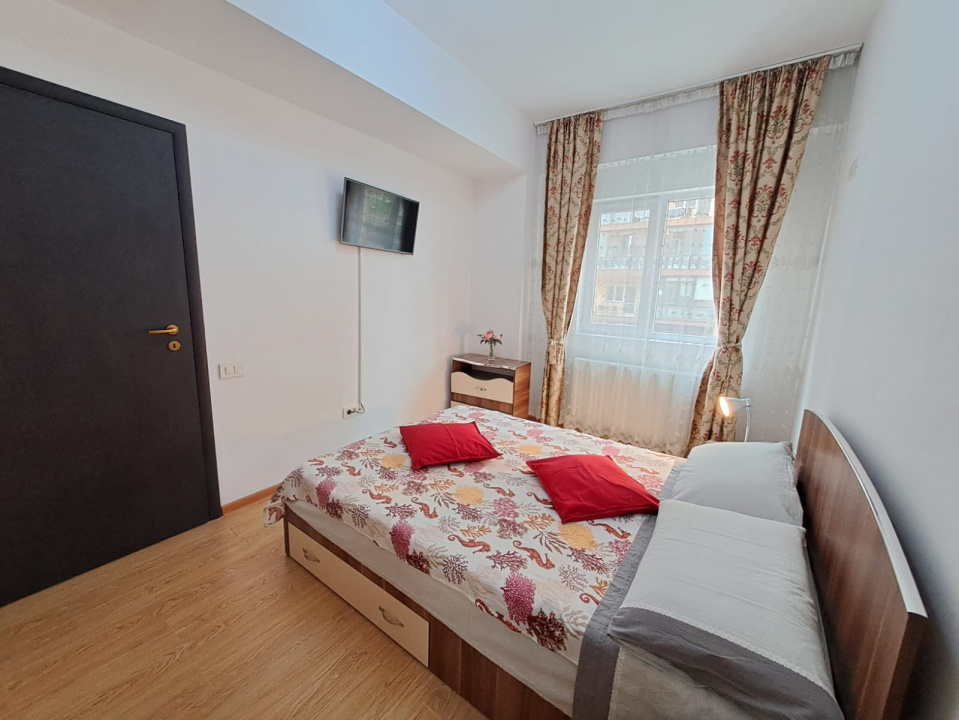 Garsoniera dubla 40 mp + balcon Auchan Militari