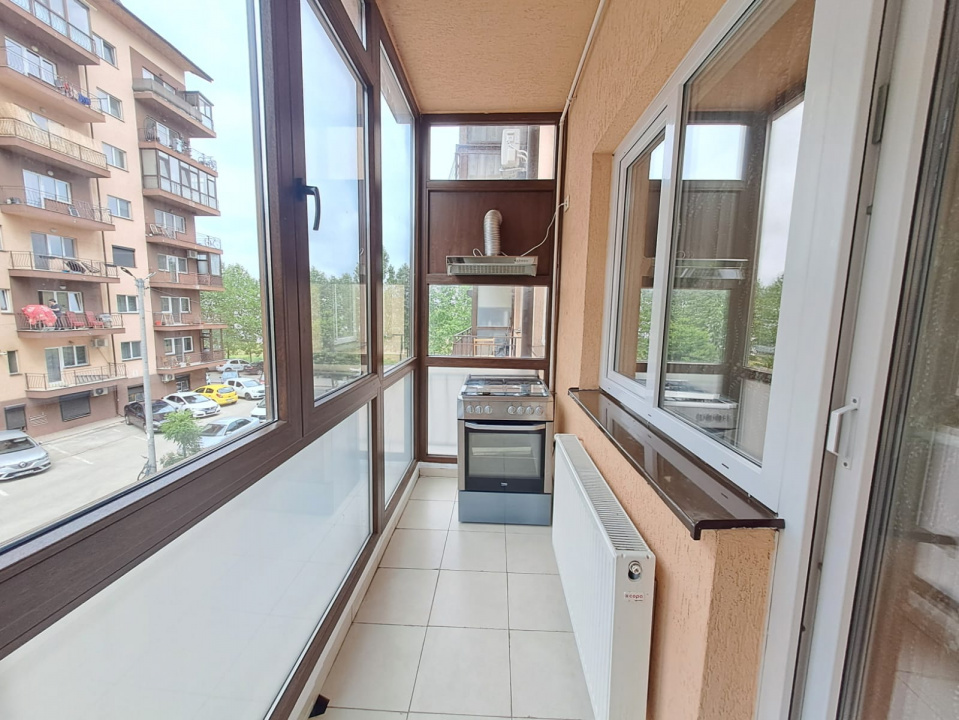 Garsoniera dubla 40 mp + balcon Auchan Militari