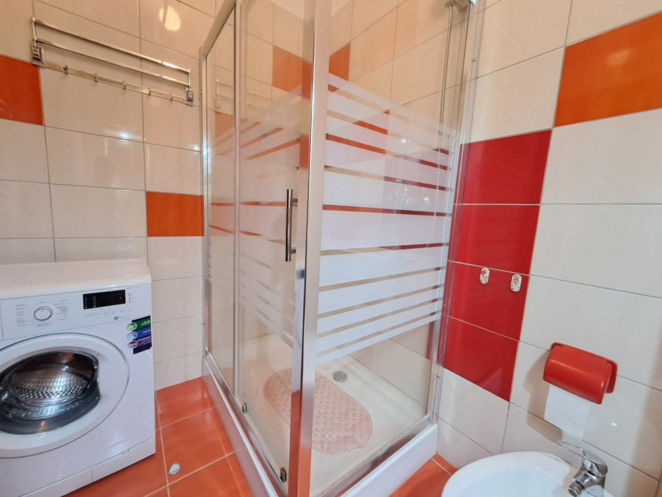 Garsoniera dubla 40 mp + balcon Auchan Militari