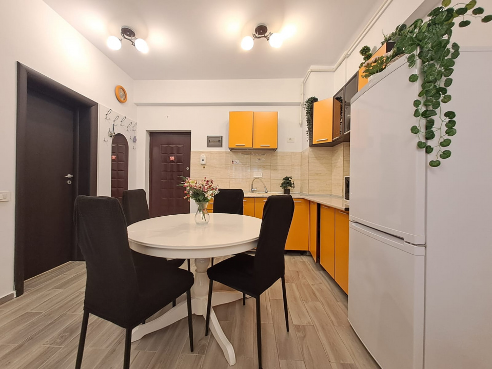 Garsoniera dubla 40 mp + balcon Auchan Militari