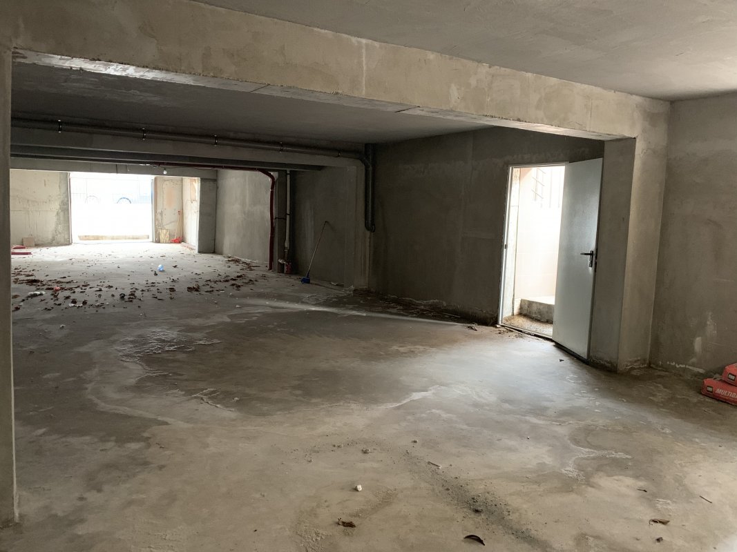 Colentina - str. Salciilor, demisol din 3 Open-Space